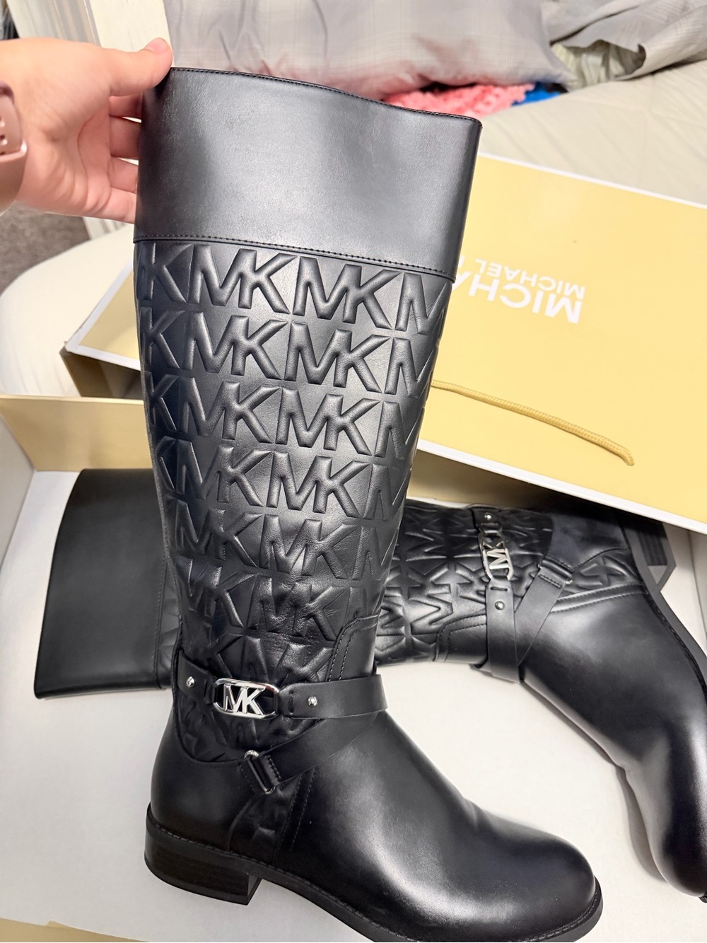 Woman Shoes Subcategory Identification
